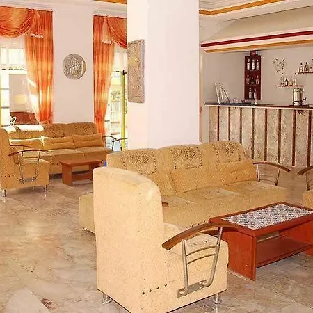 Klas Dom מלון